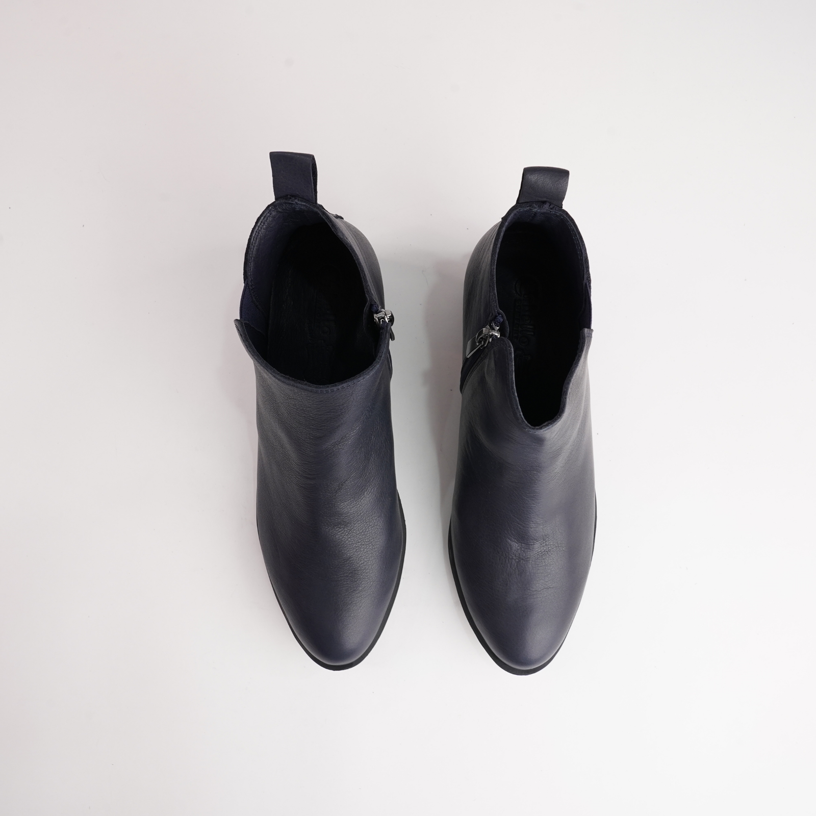 Eg213 Navy Leather Ankle Boots