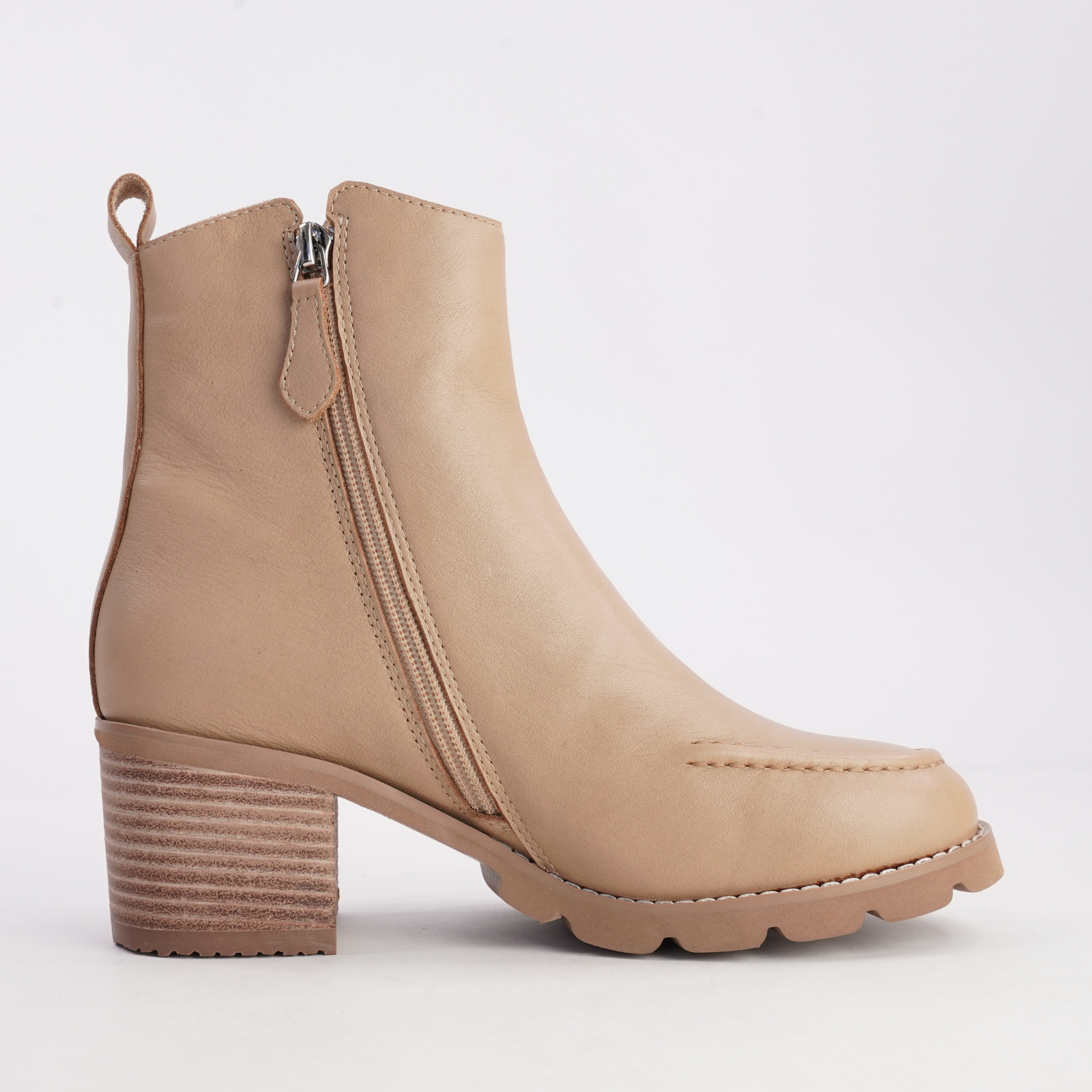 Anakie Camel Leather Ankle Boots