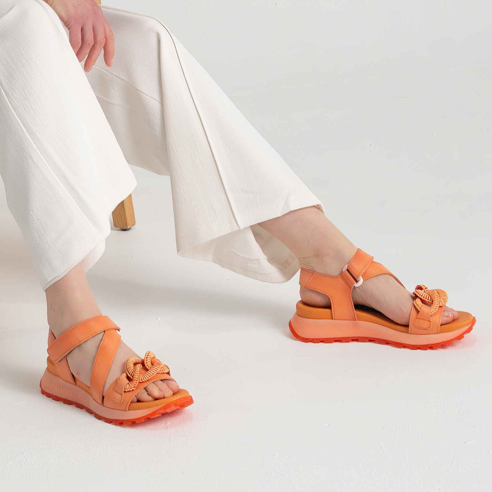 Hv253964 Coral Leather Sandals