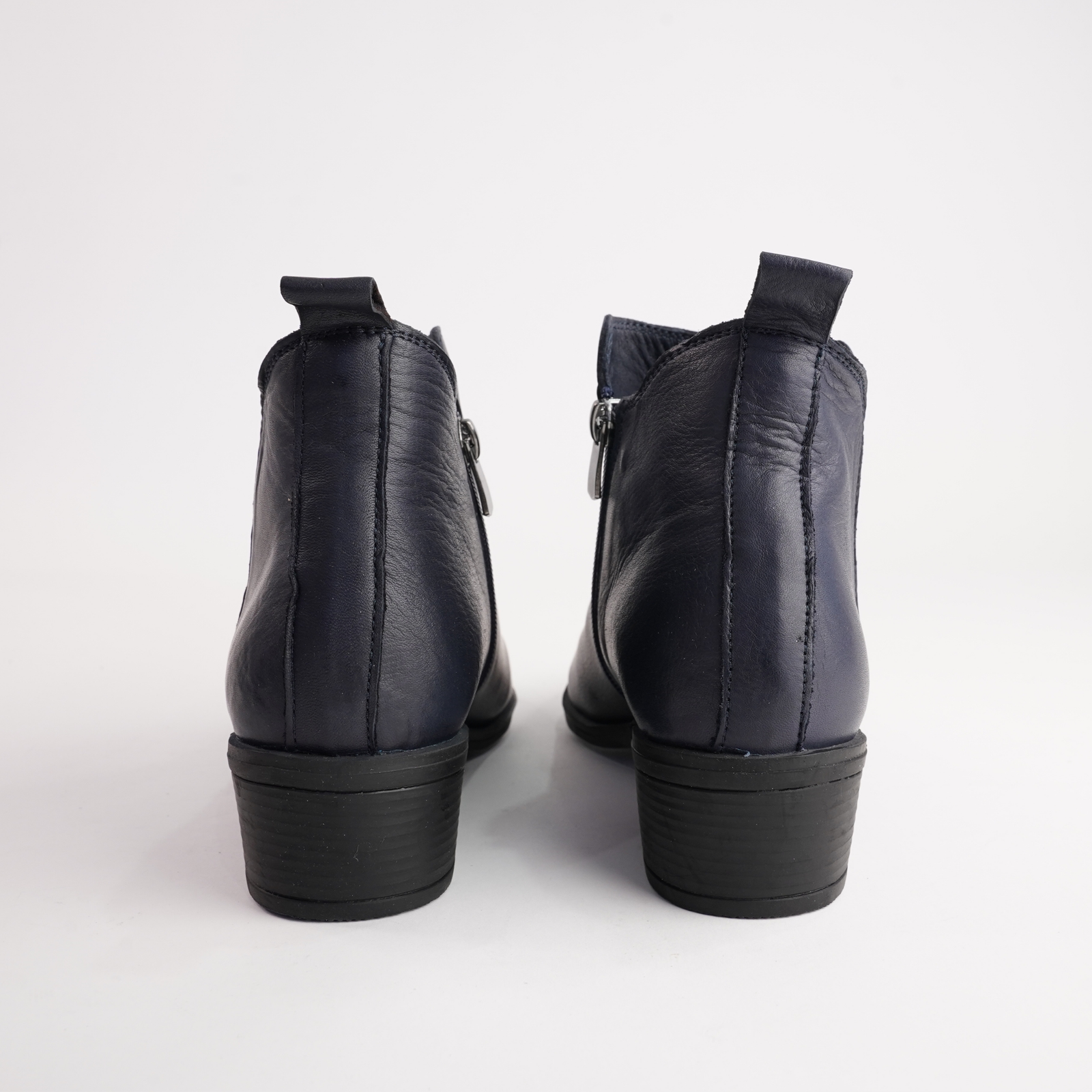 Eg213 Navy Leather Ankle Boots
