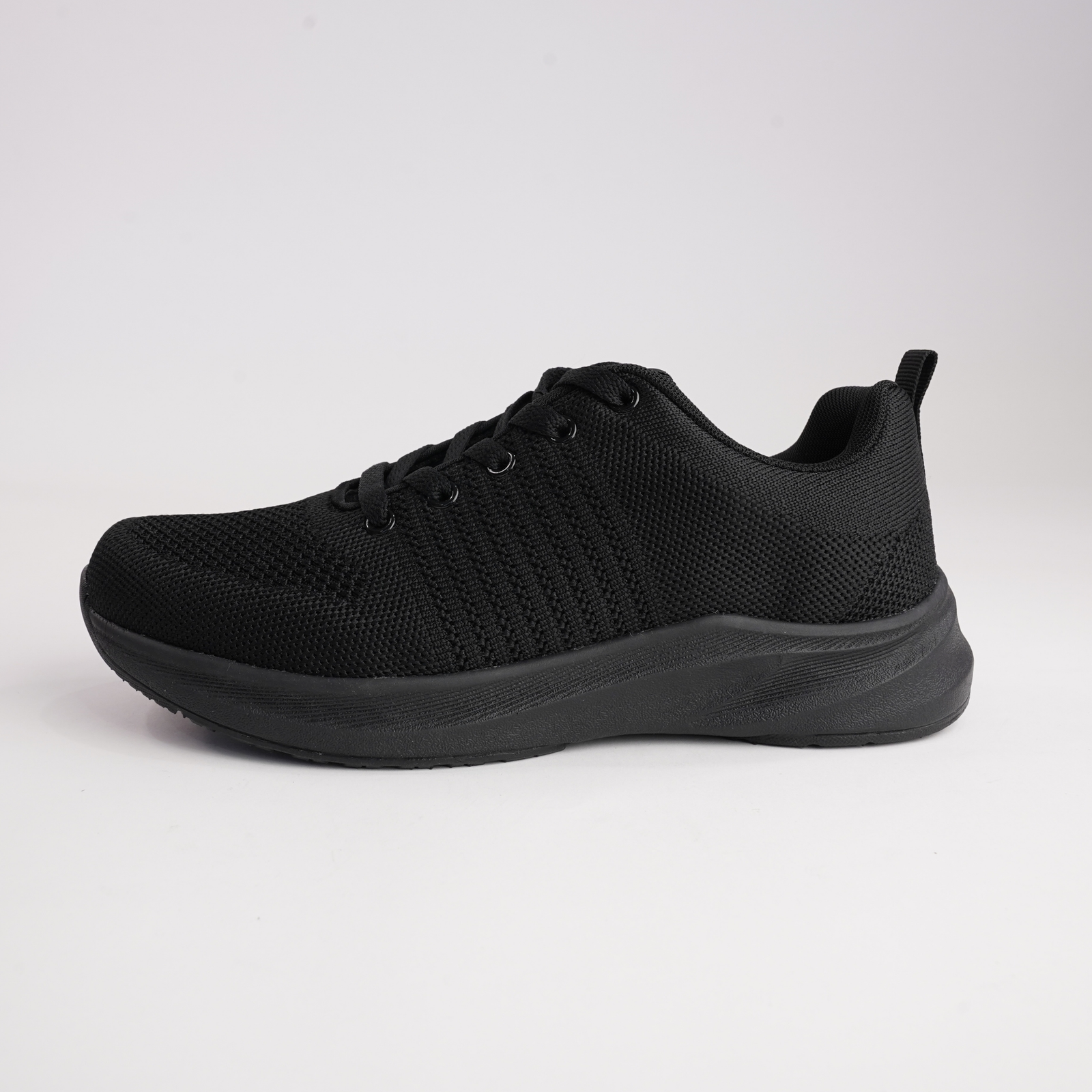 Walker Black/ Black Sneakers