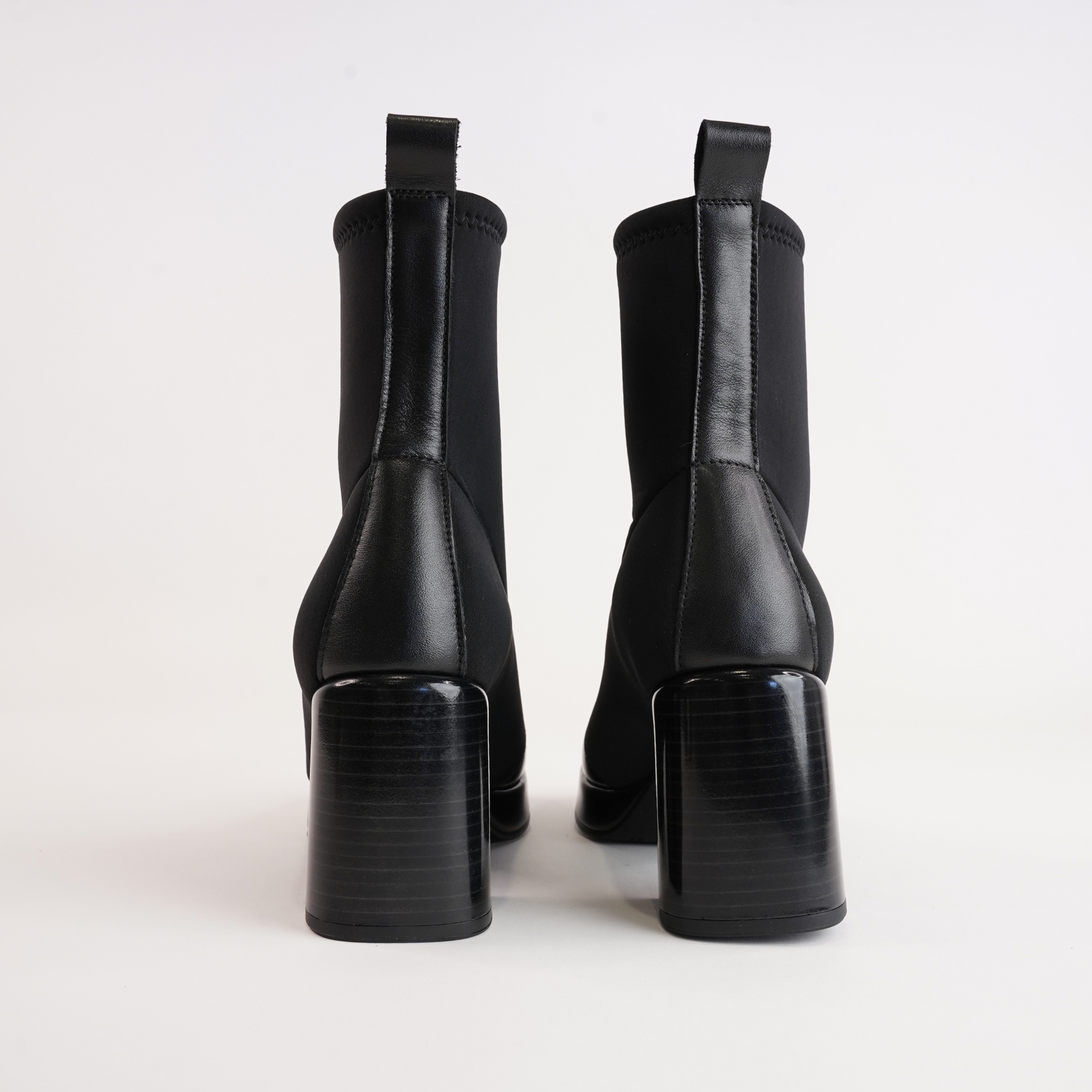 Hi243658 Black/ Neo Black Ankle Boots