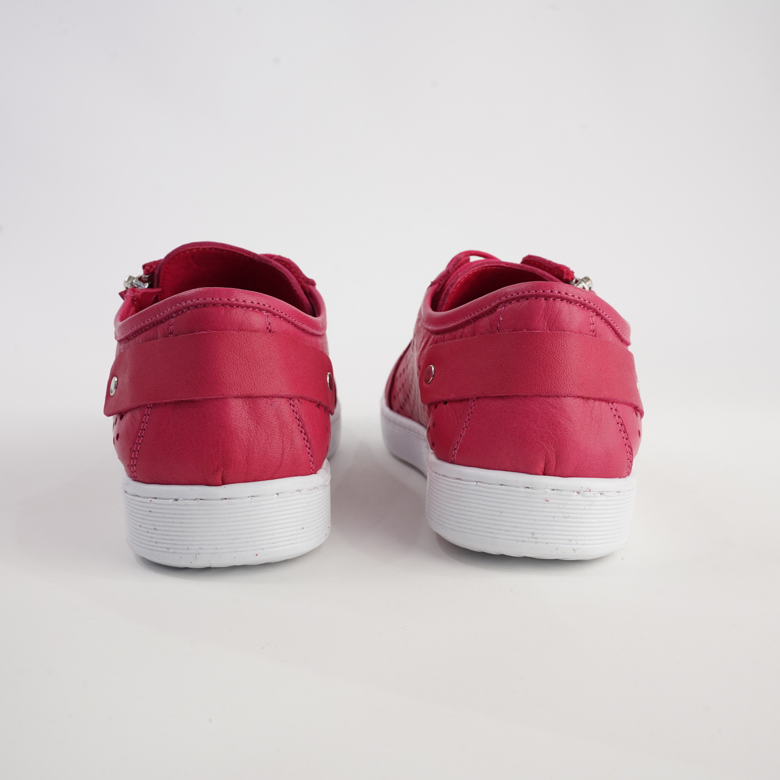 Eg17 Berry Leather Sneakers