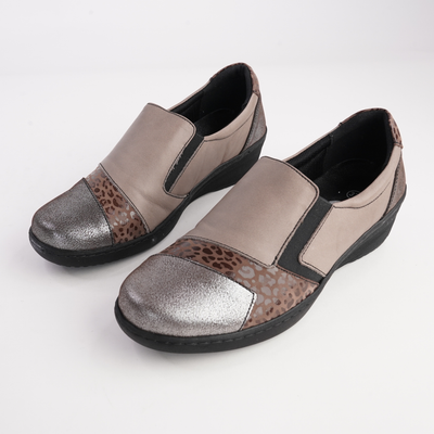 Cp461-18 Taupe Combo Leather Flats