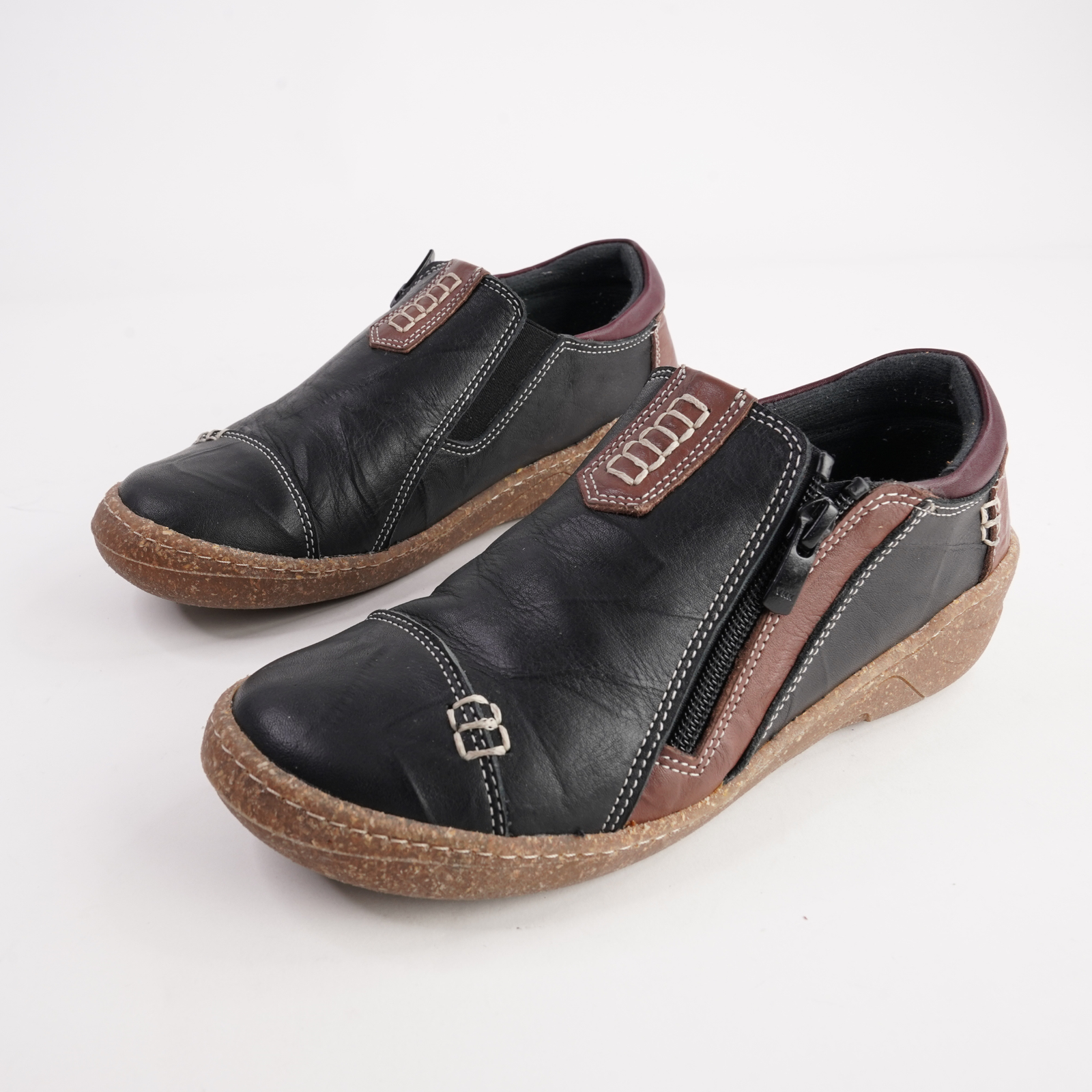 7311-307 Black Leather Flats
