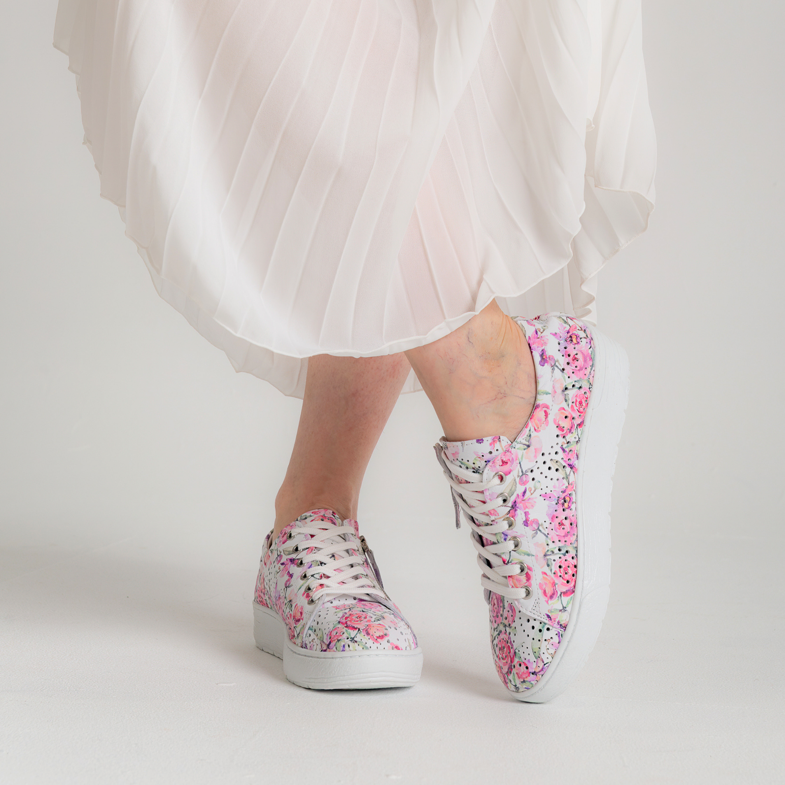 Eg11p Floral Leather Sneakers