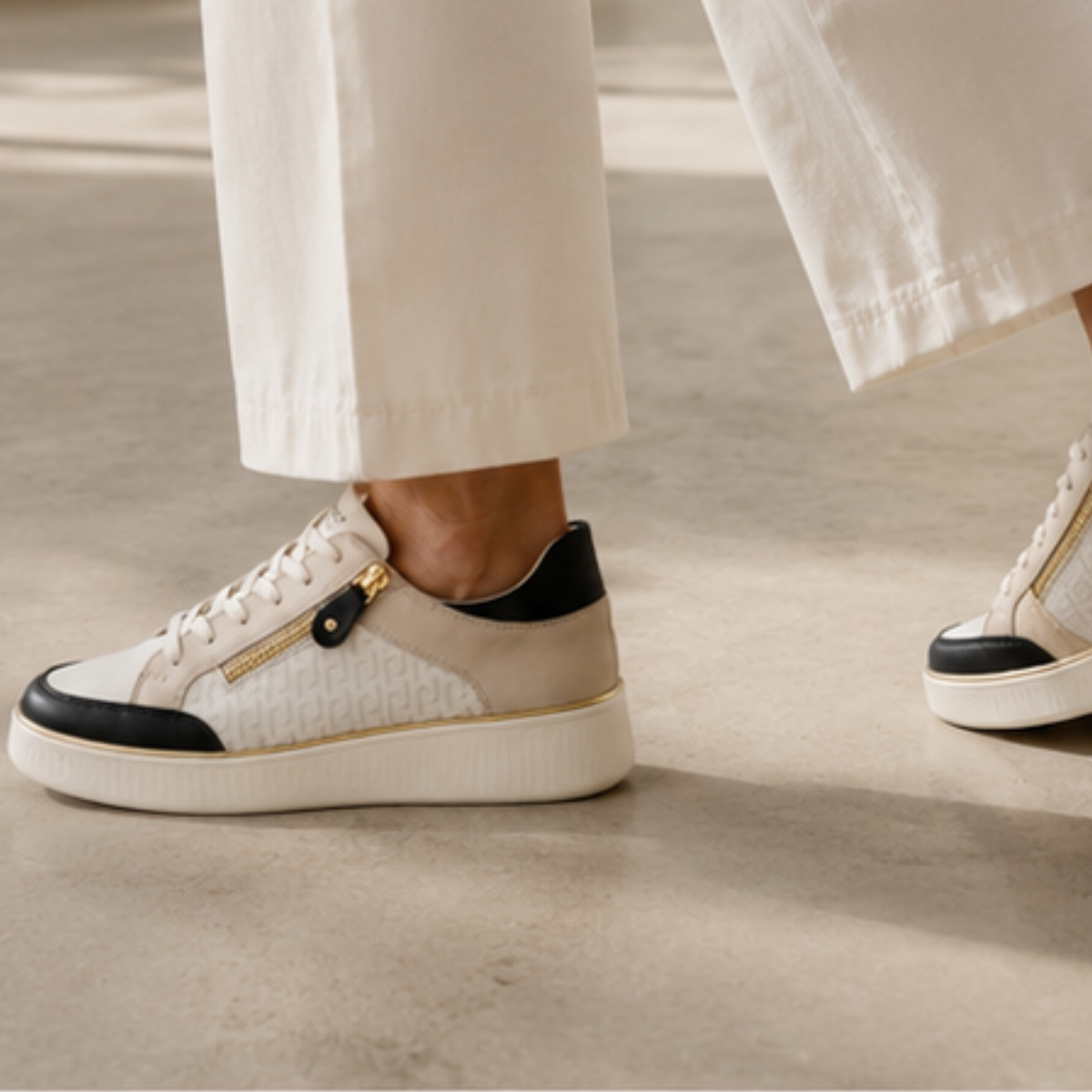 D2E04 Black Crema Combo Sneakers