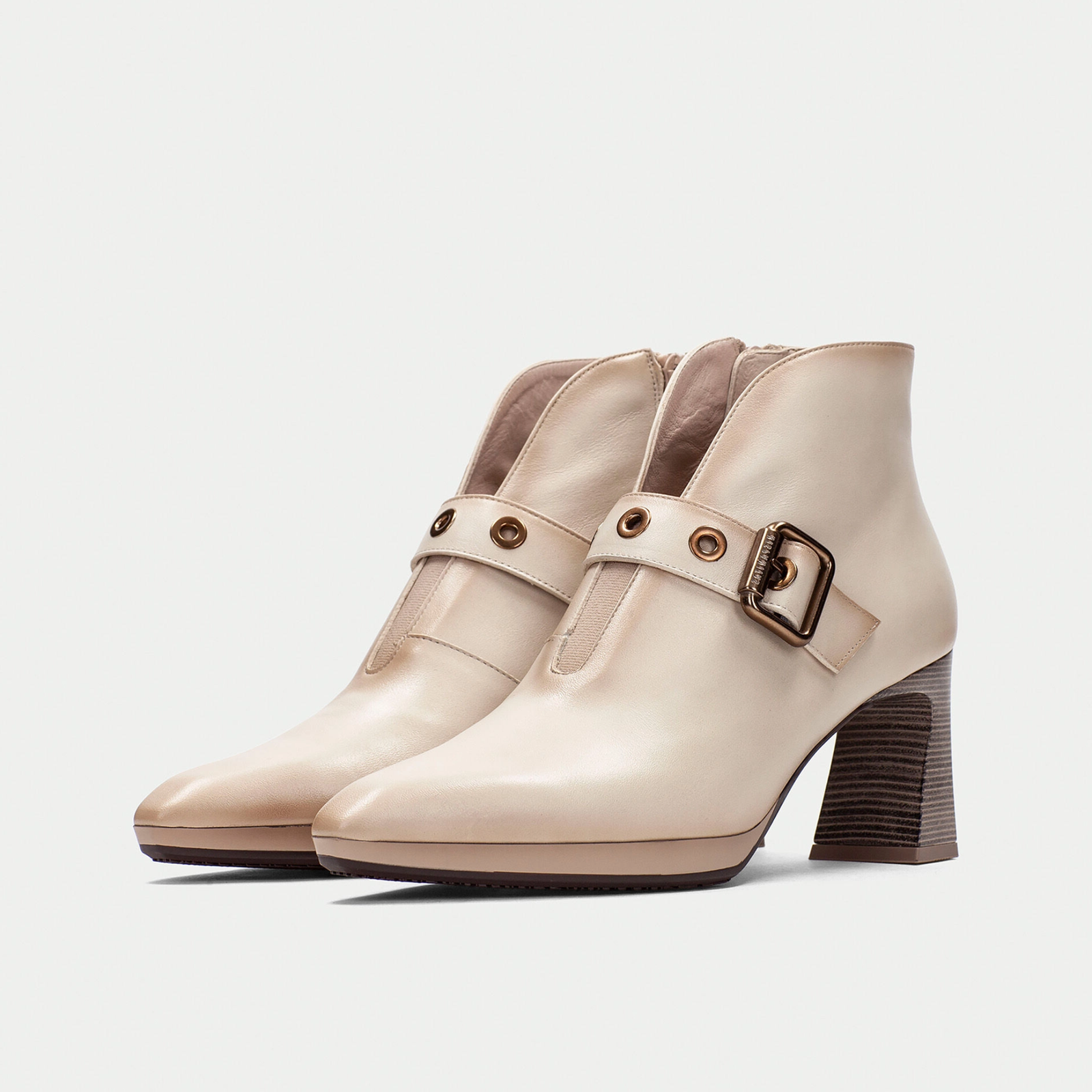 HI254244 Cream Leather Ankle Boots