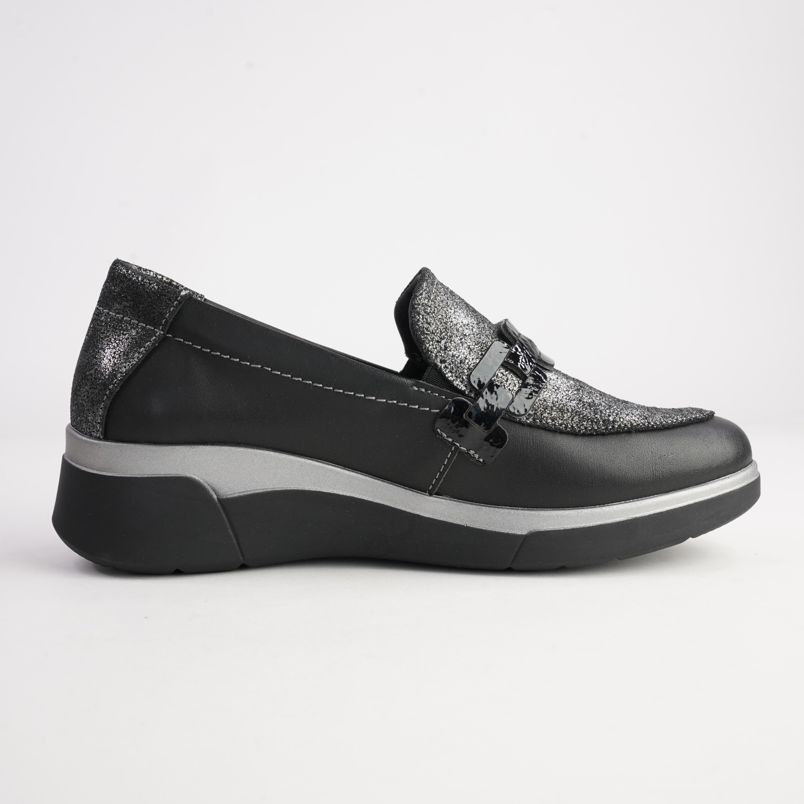 Maderia Black Leather Loafers