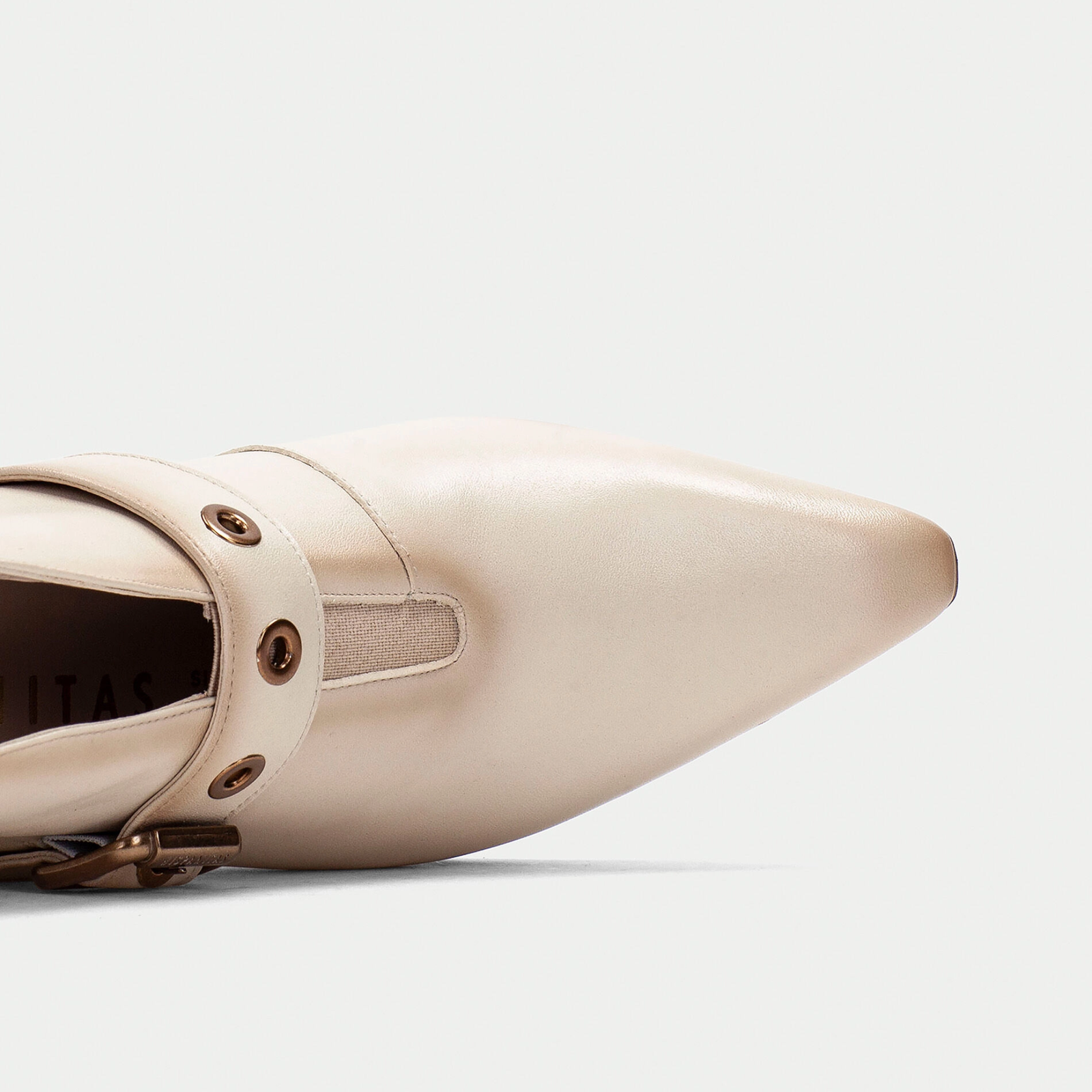 HI254244 Cream Leather Ankle Boots