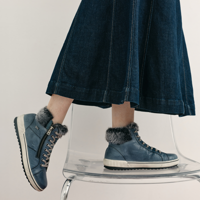 D0780 Blue Leather Lace Up Boots