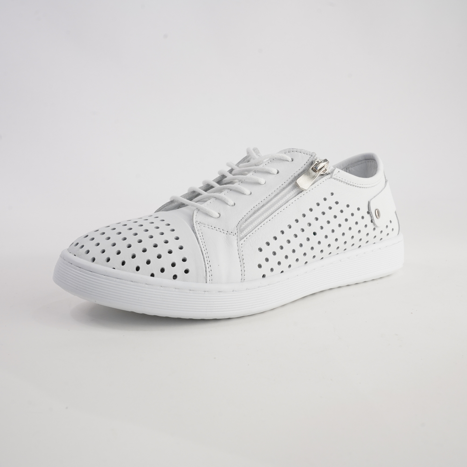 Eg17 White Leather Sneakers