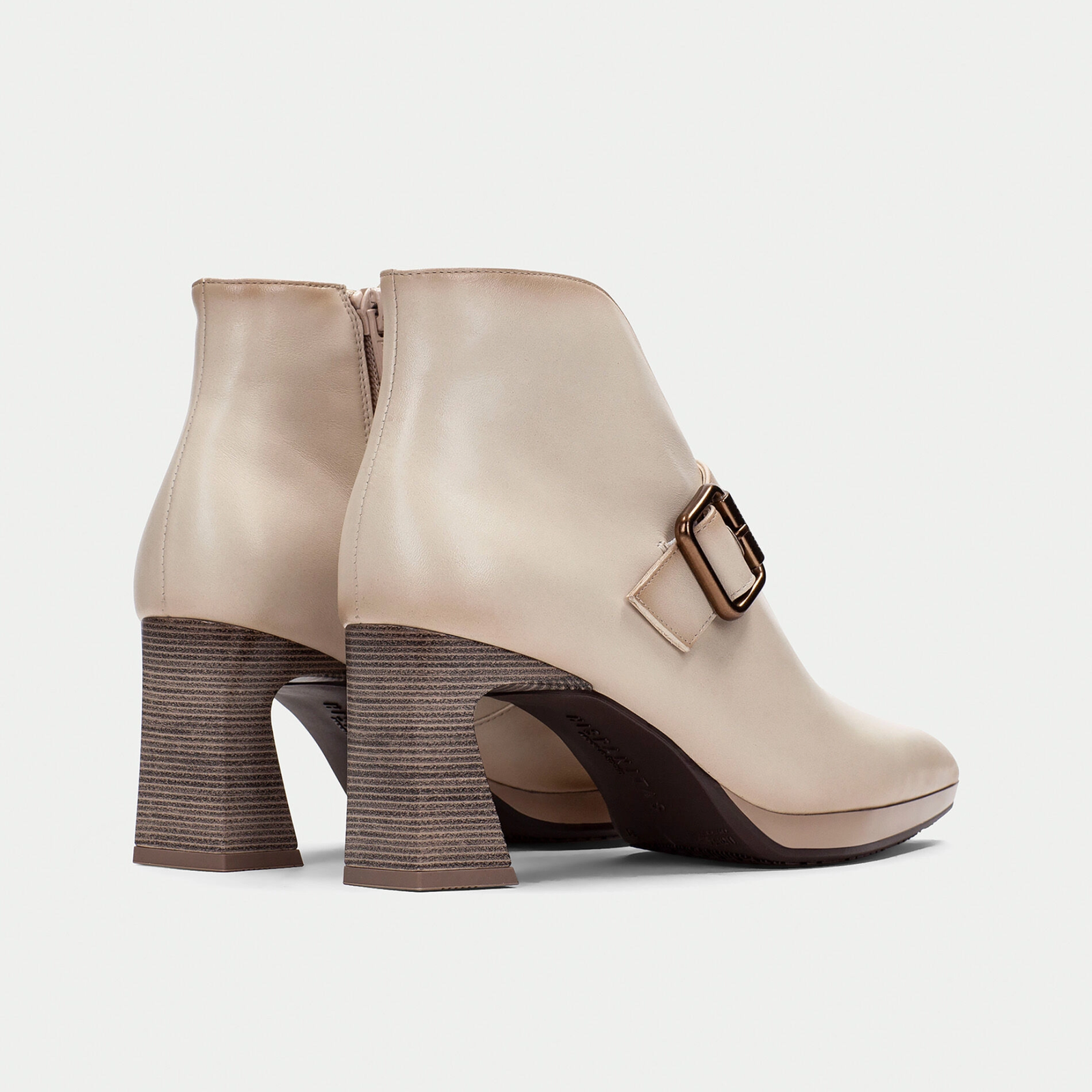 HI254244 Cream Leather Ankle Boots