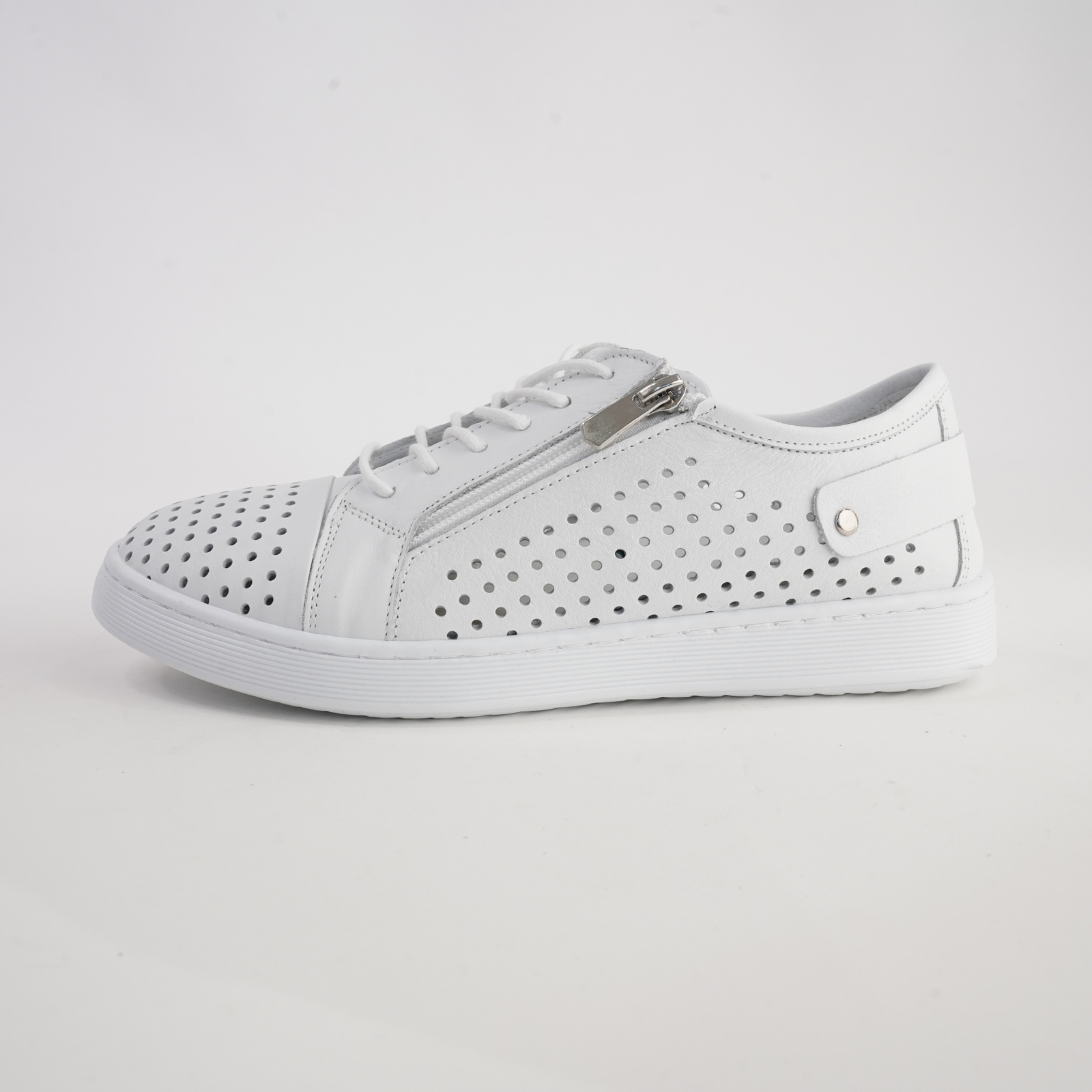 Eg17 White Leather Sneakers