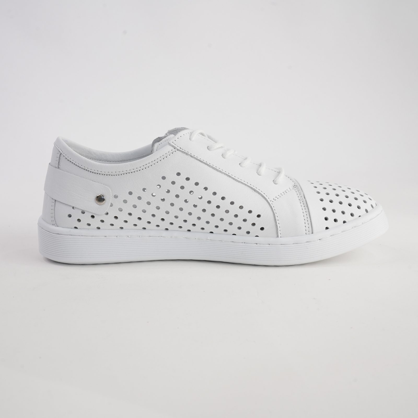 Eg17 White Leather Sneakers