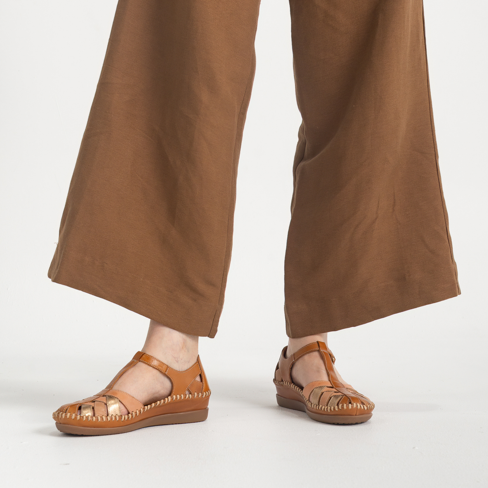 W8k-0705c1 Brandy Leather Sandals