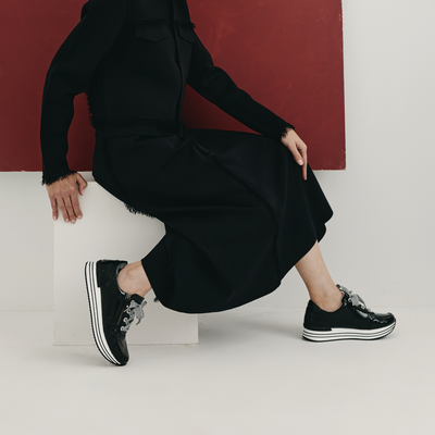 D1302 Schwarz Patent Leather Sneakers