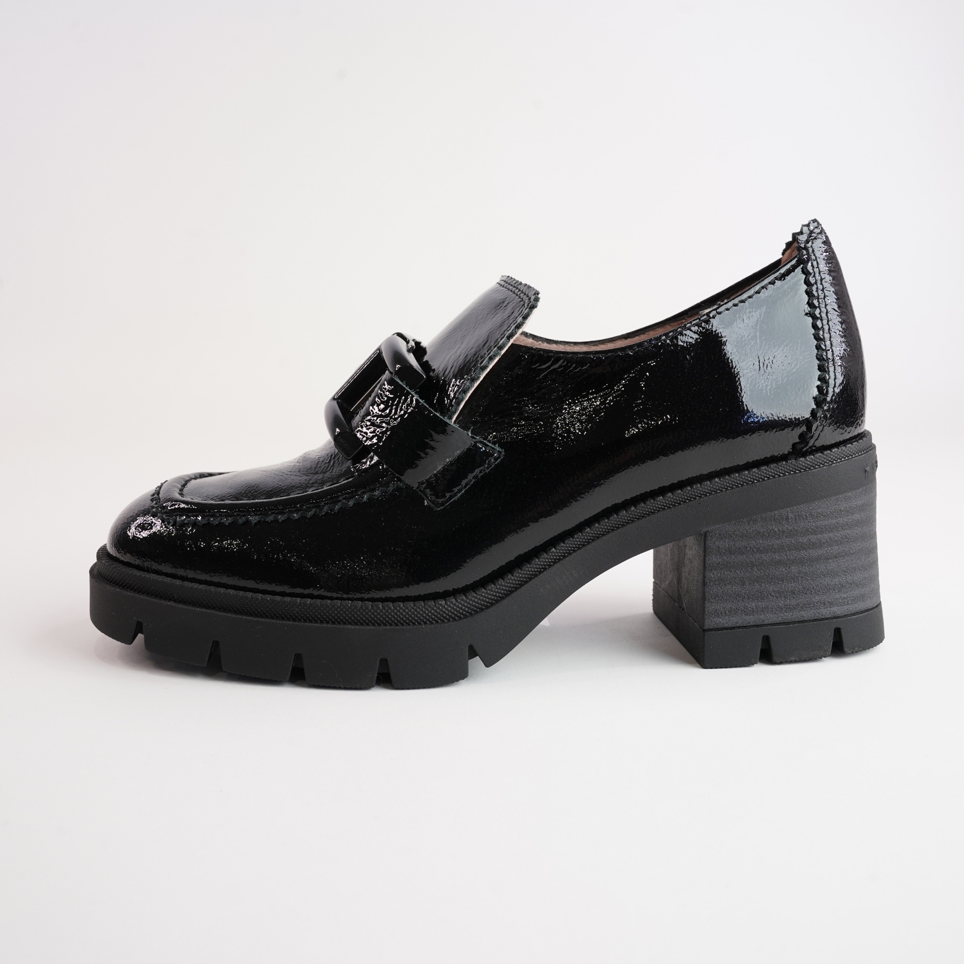 HI243604 Black Patent Leather Heels
