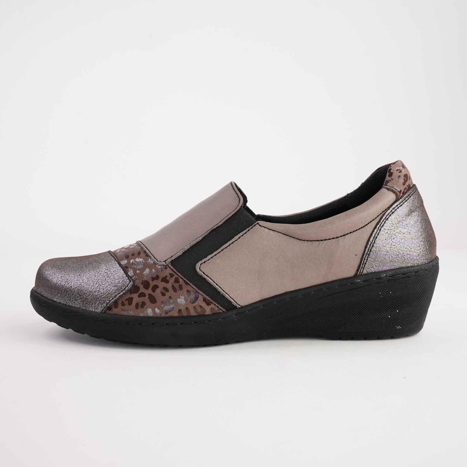 Cp461-18 Taupe Combo Leather Flats