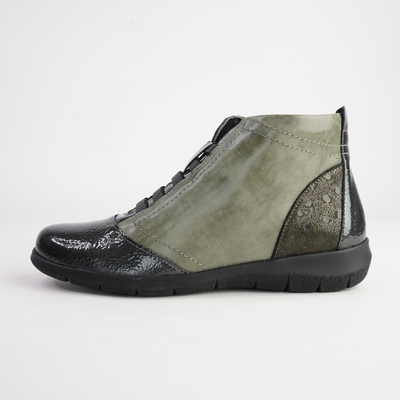 Oxana Hunter Leather Lace Up Boots