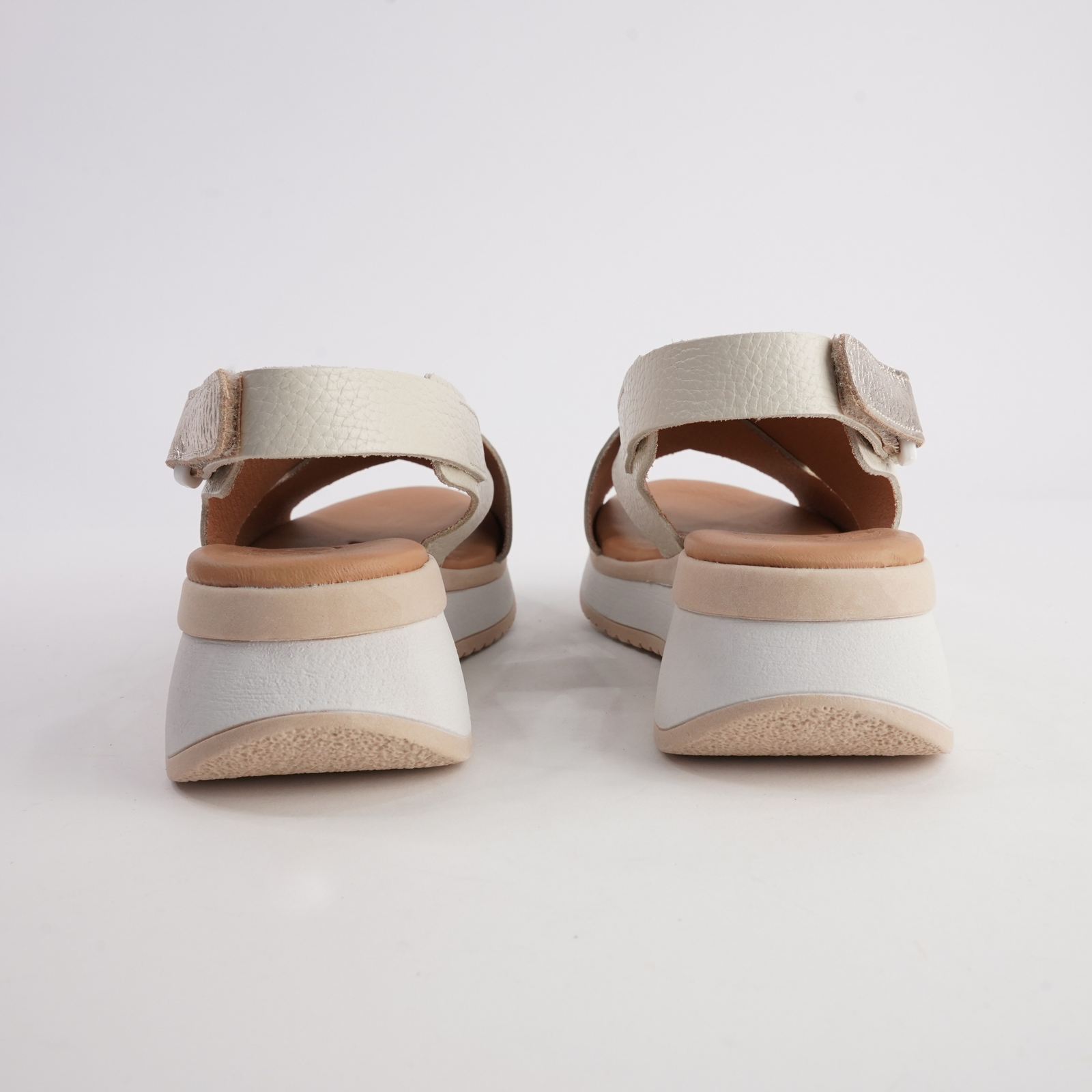 Selia Hielo Leather Sandals