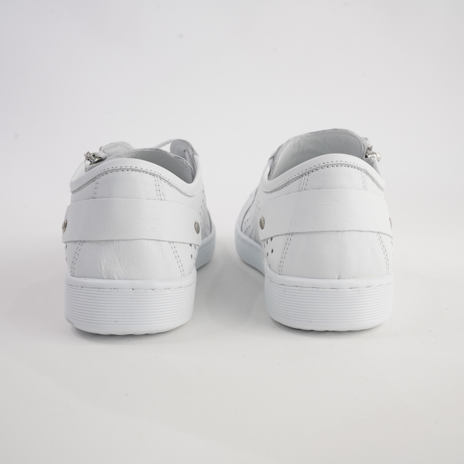 Eg17 White Leather Sneakers