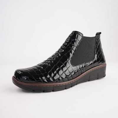 CP452-22 Black Croc Leather Ankle Boots
