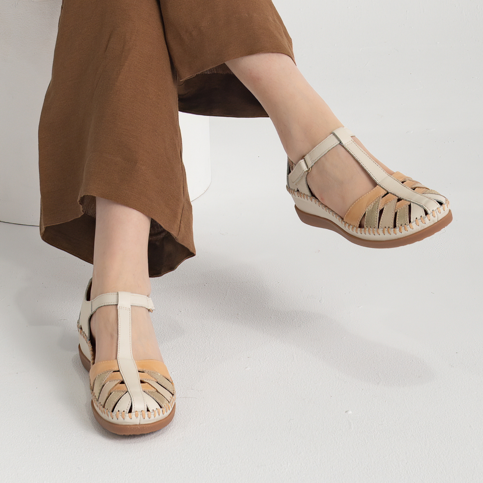 W8k-0705c1 Nata Leather Sandals