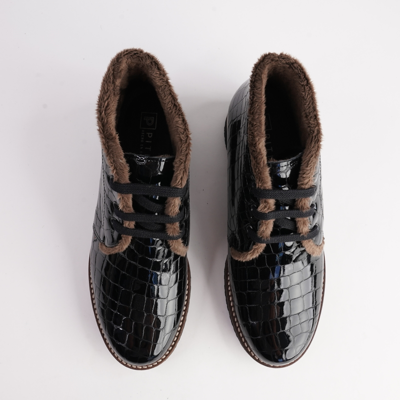 10773 Negro Patent Croc Leather Lace Up Boots