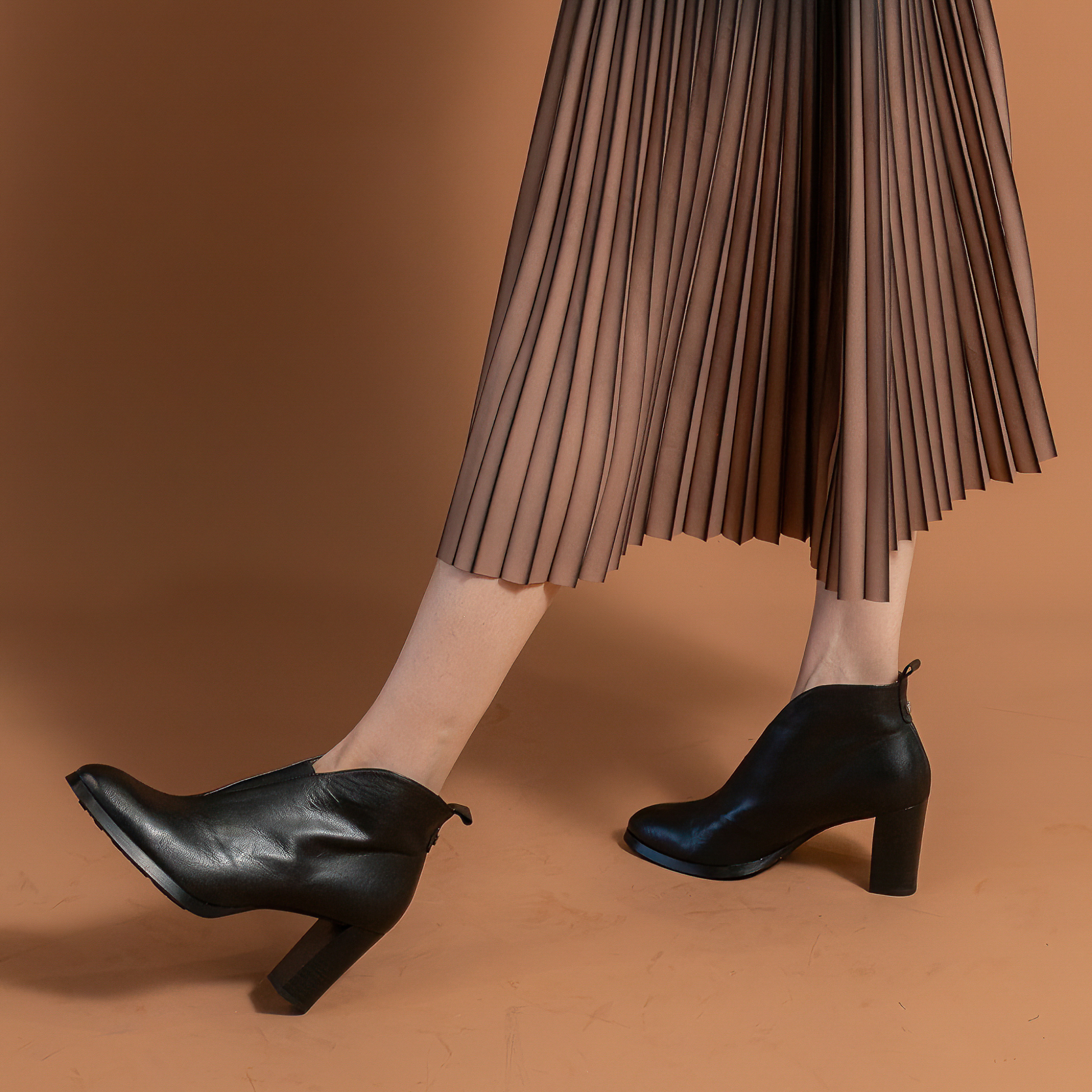 Lumi Black Leather Ankle Boots