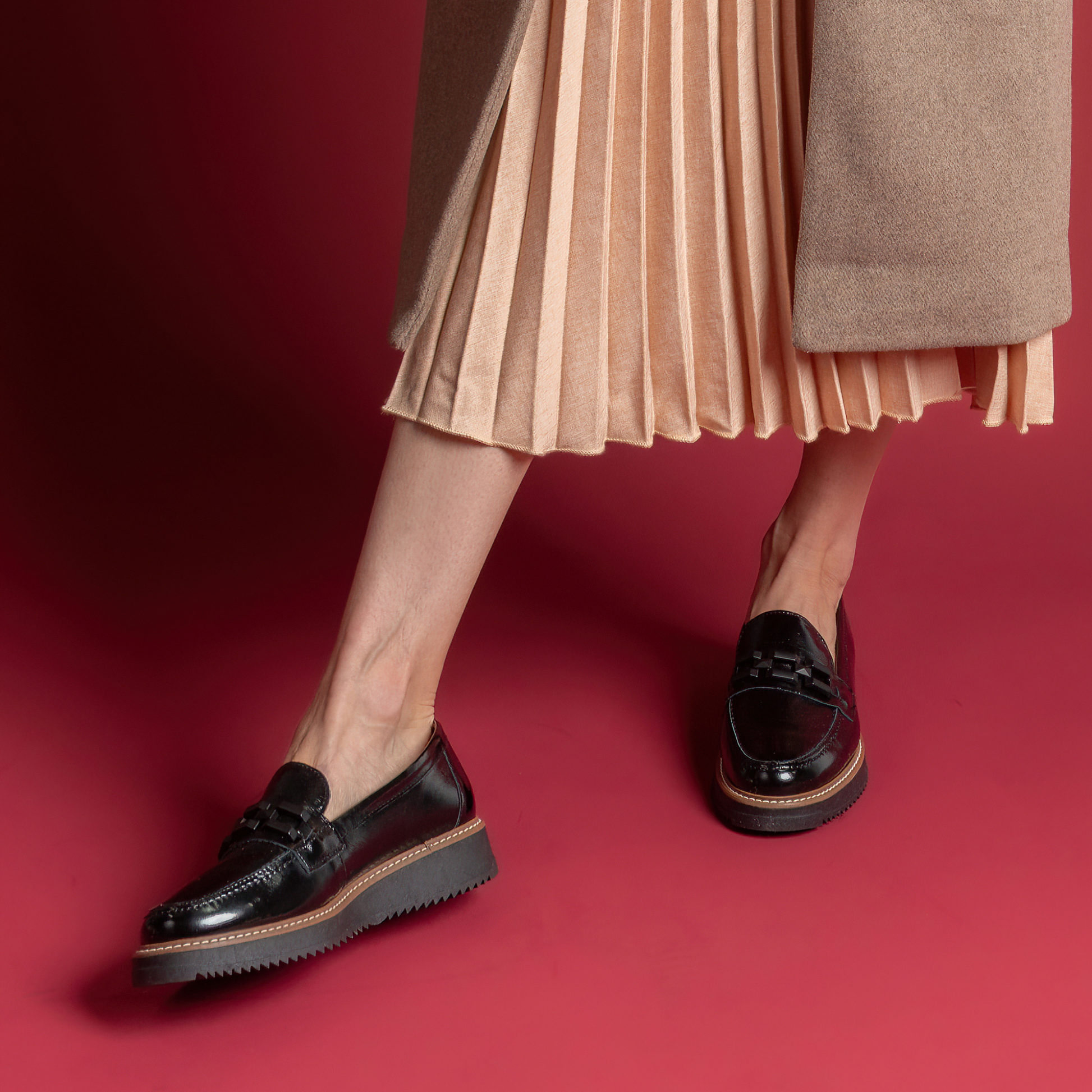 10070 Negro Leather Loafers