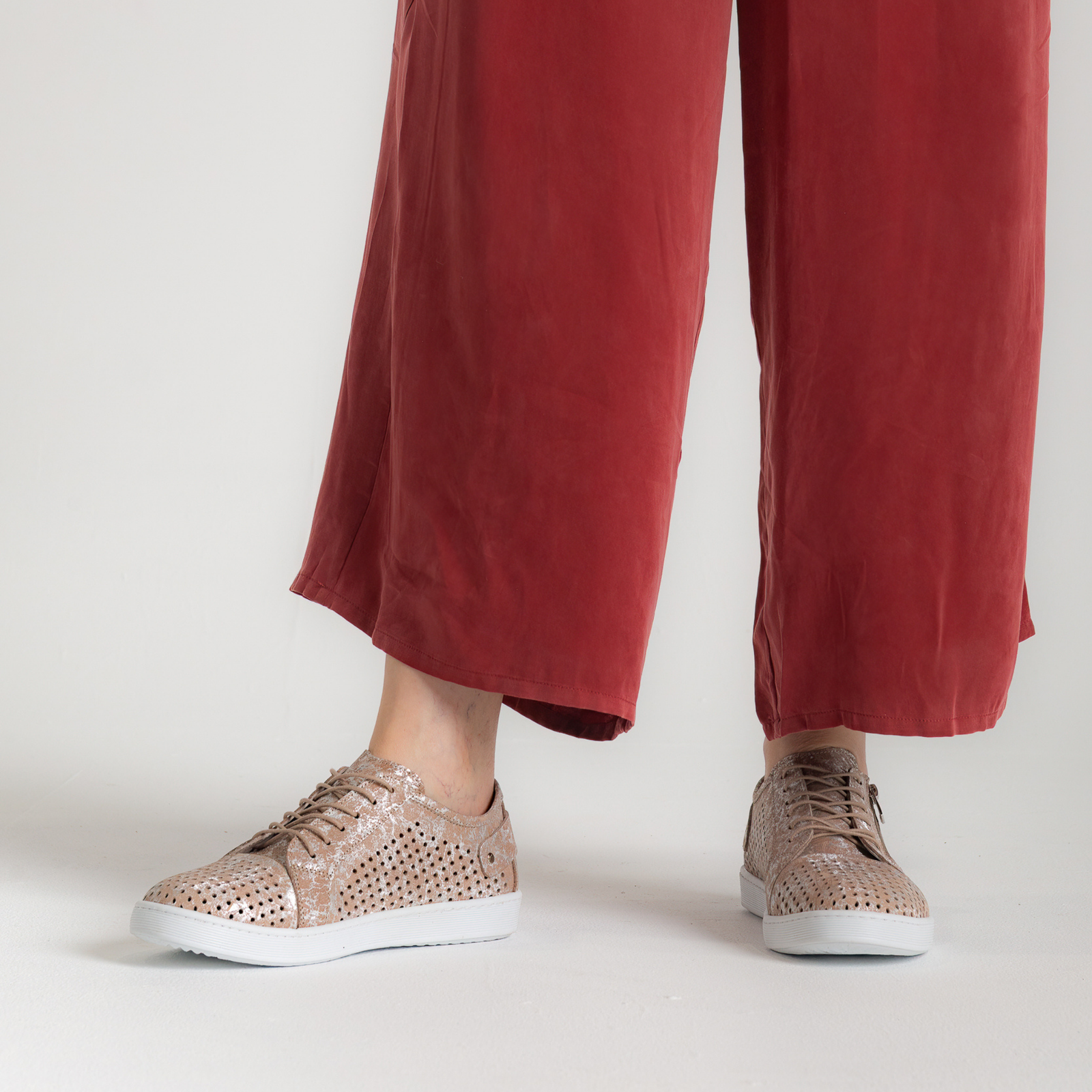 Eg17p Taupe Print Leather Sneakers