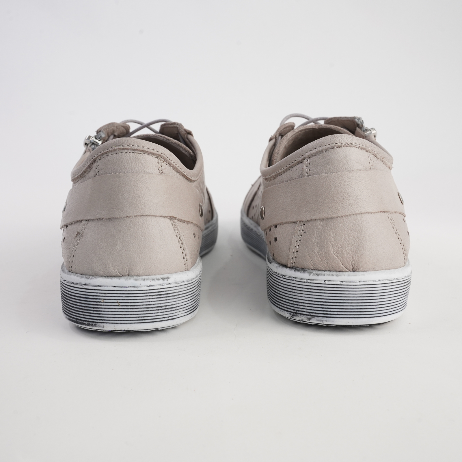 Eg17 Taupe Leather Sneakers