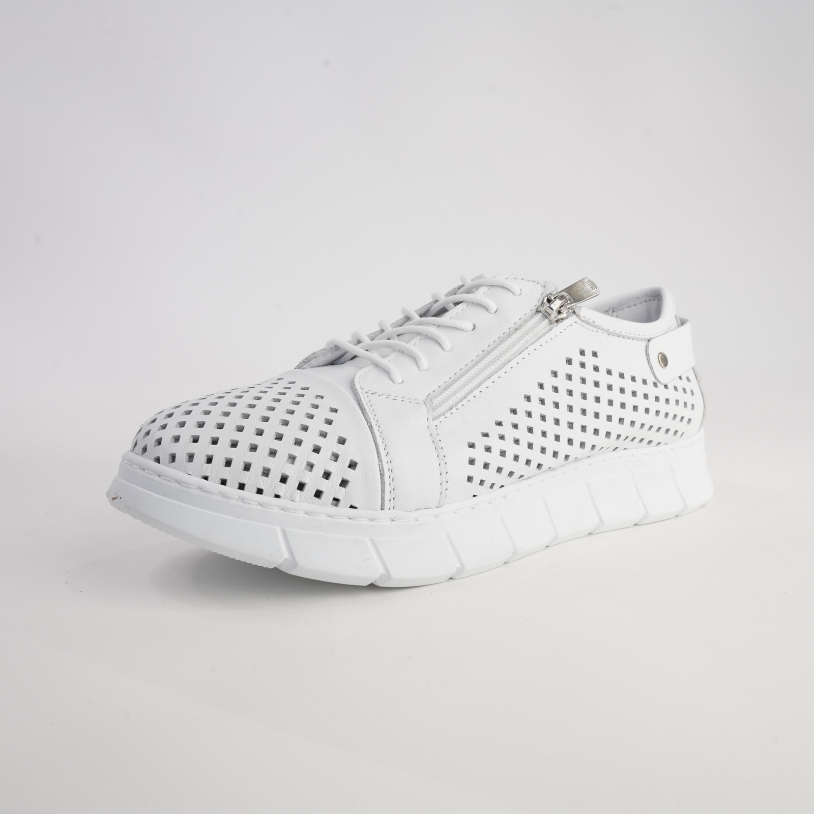 Eg172 White Leather Sneakers