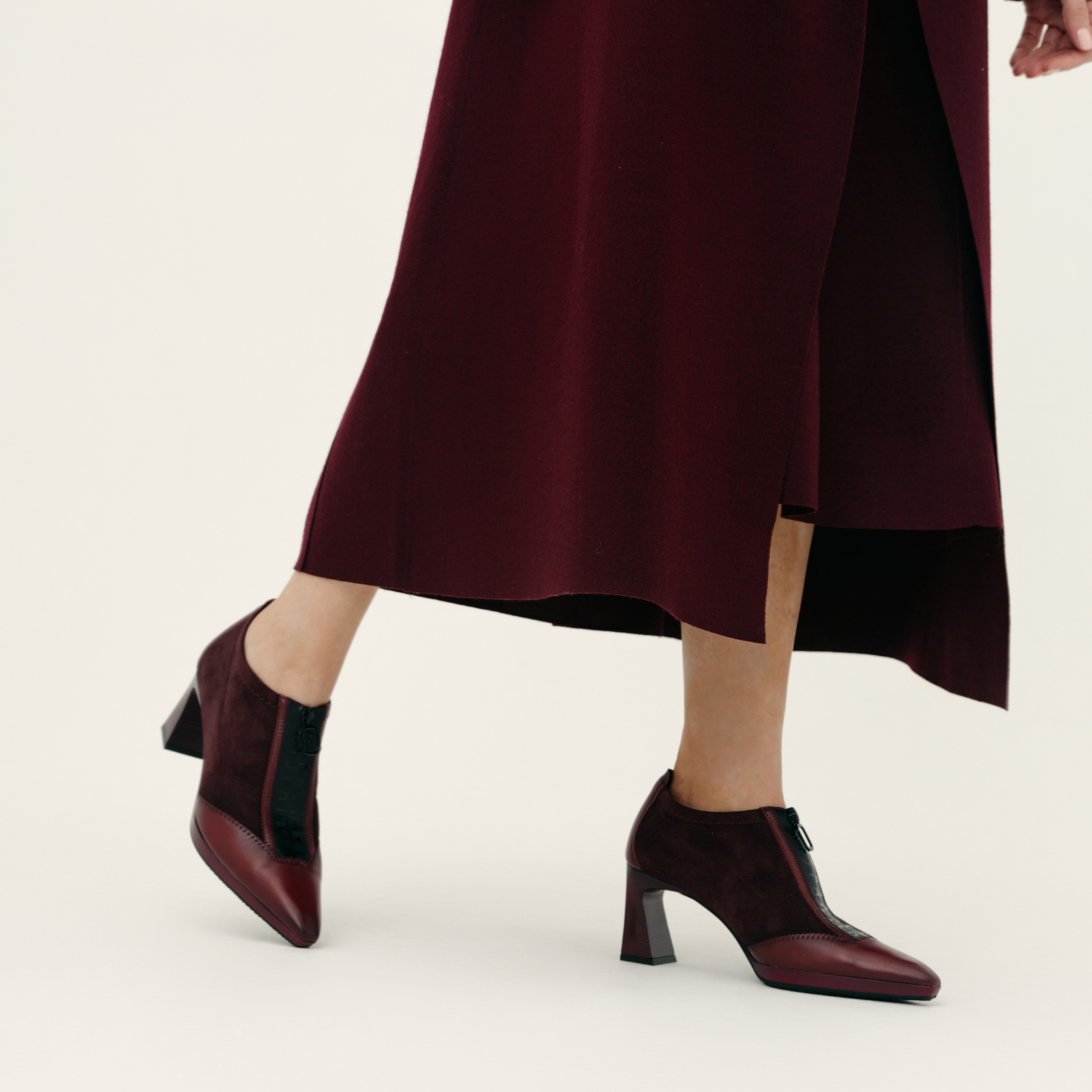 HI254324 Wine Leather Ankle Boots