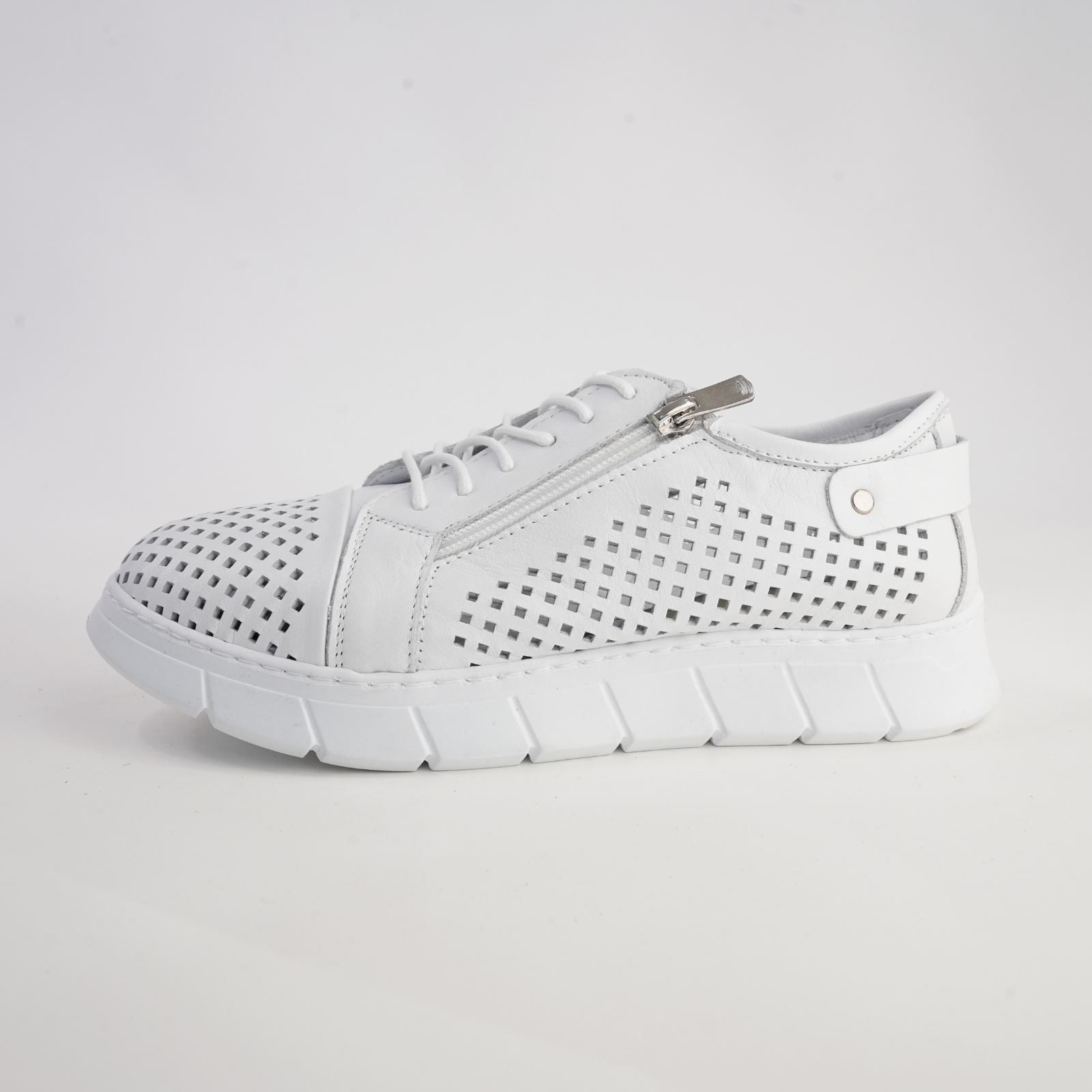 Eg172 White Leather Sneakers