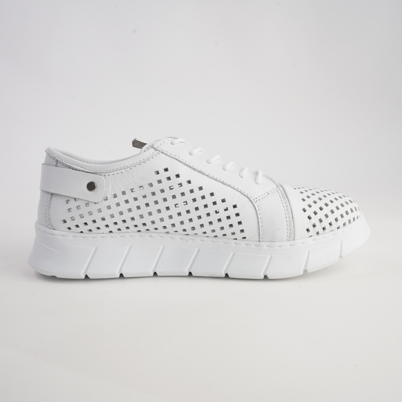 Eg172 White Leather Sneakers