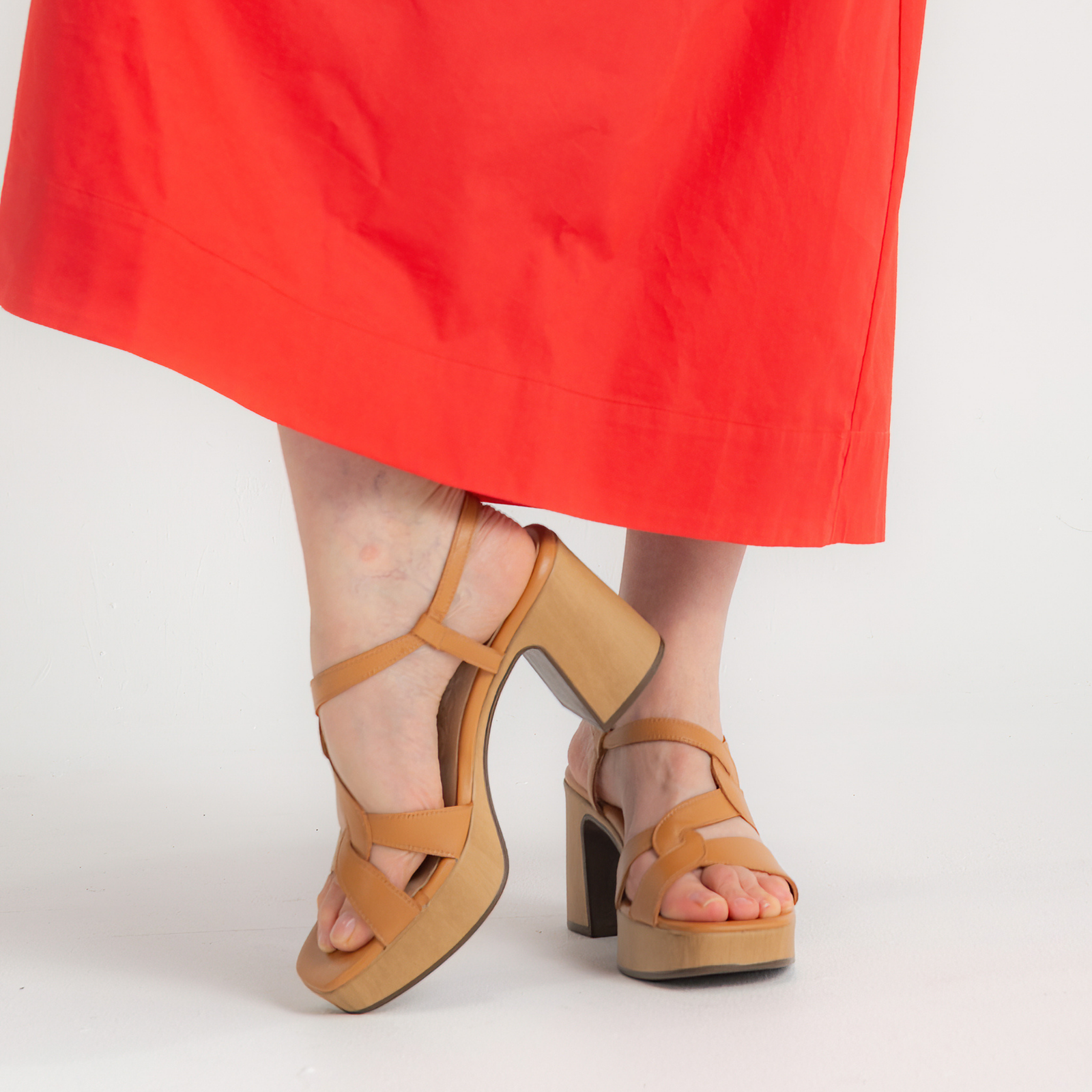 Lennon Cuero Leather Heels