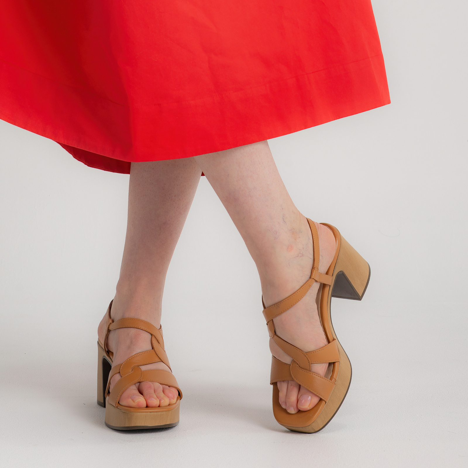 Lennon Cuero Leather Heels