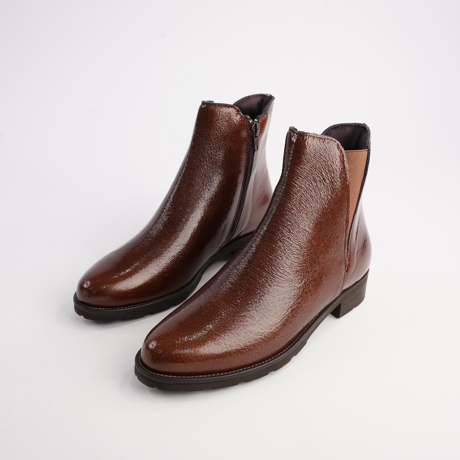 10182 Cuero Leather Ankle Boots