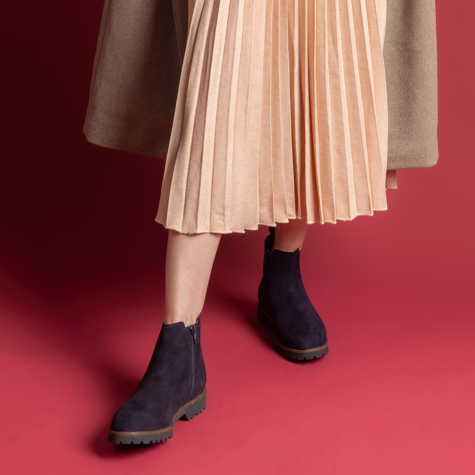 Meredith701 Navy Suede Leather Ankle Boots