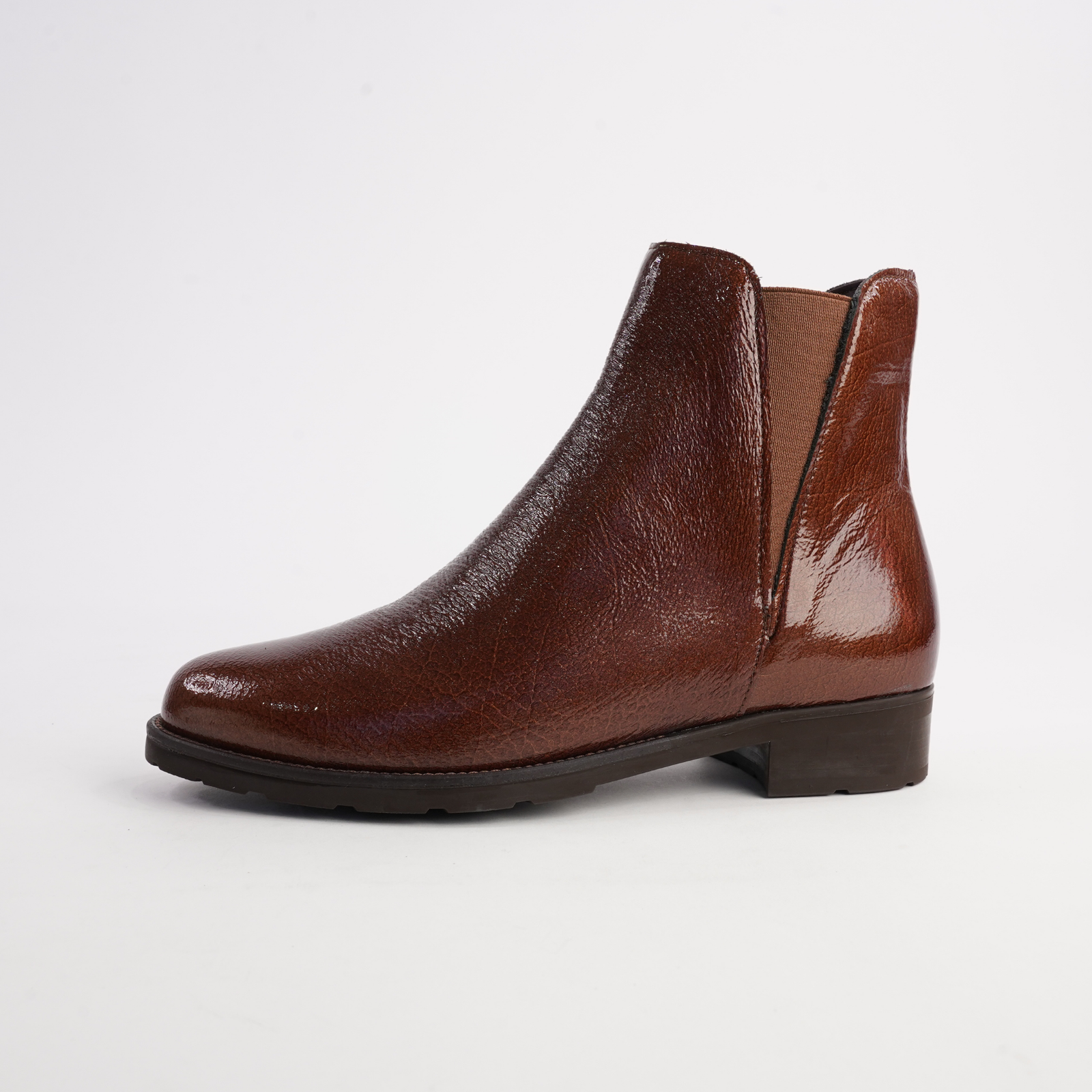 10182 Cuero Leather Ankle Boots