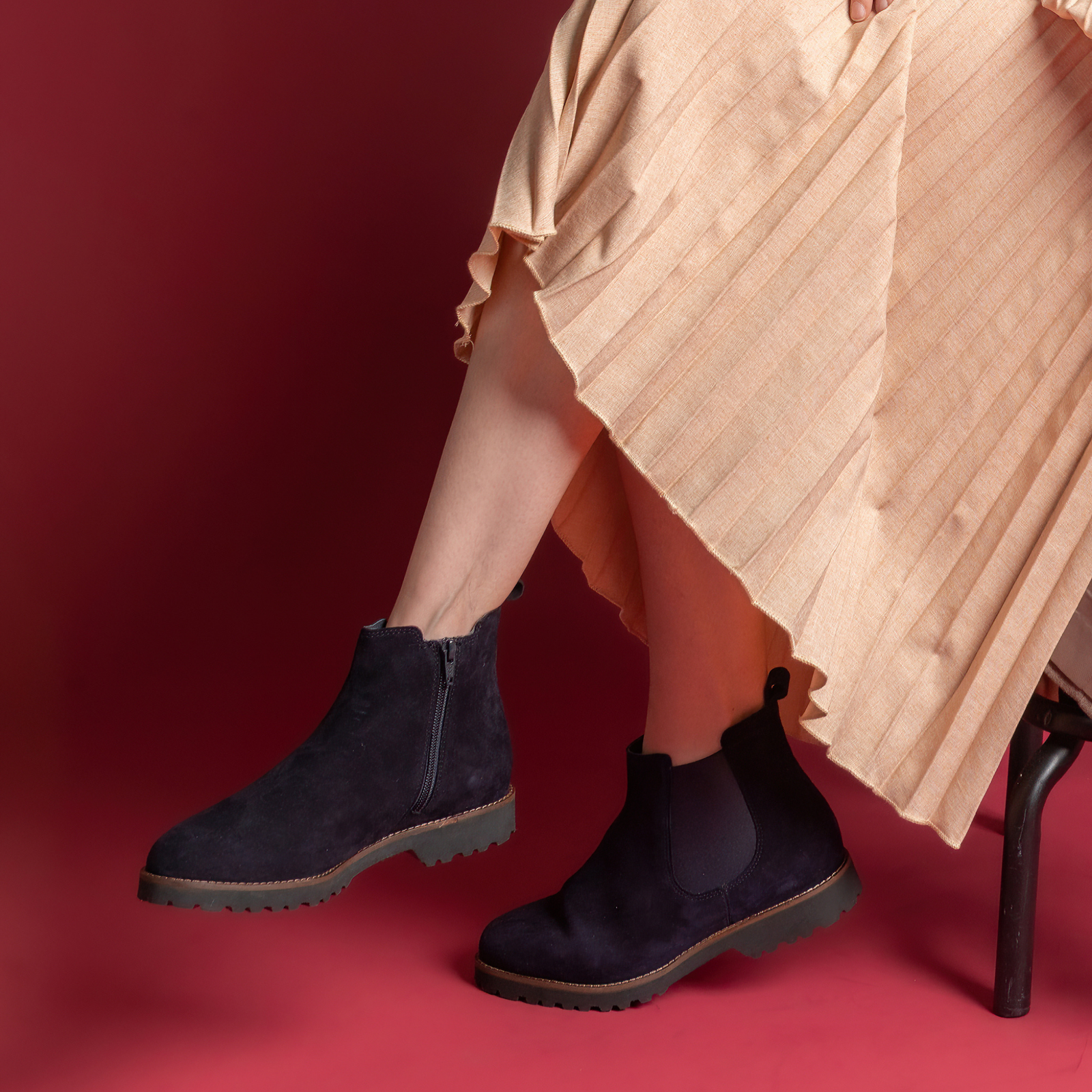 Meredith701 Navy Suede Leather Ankle Boots