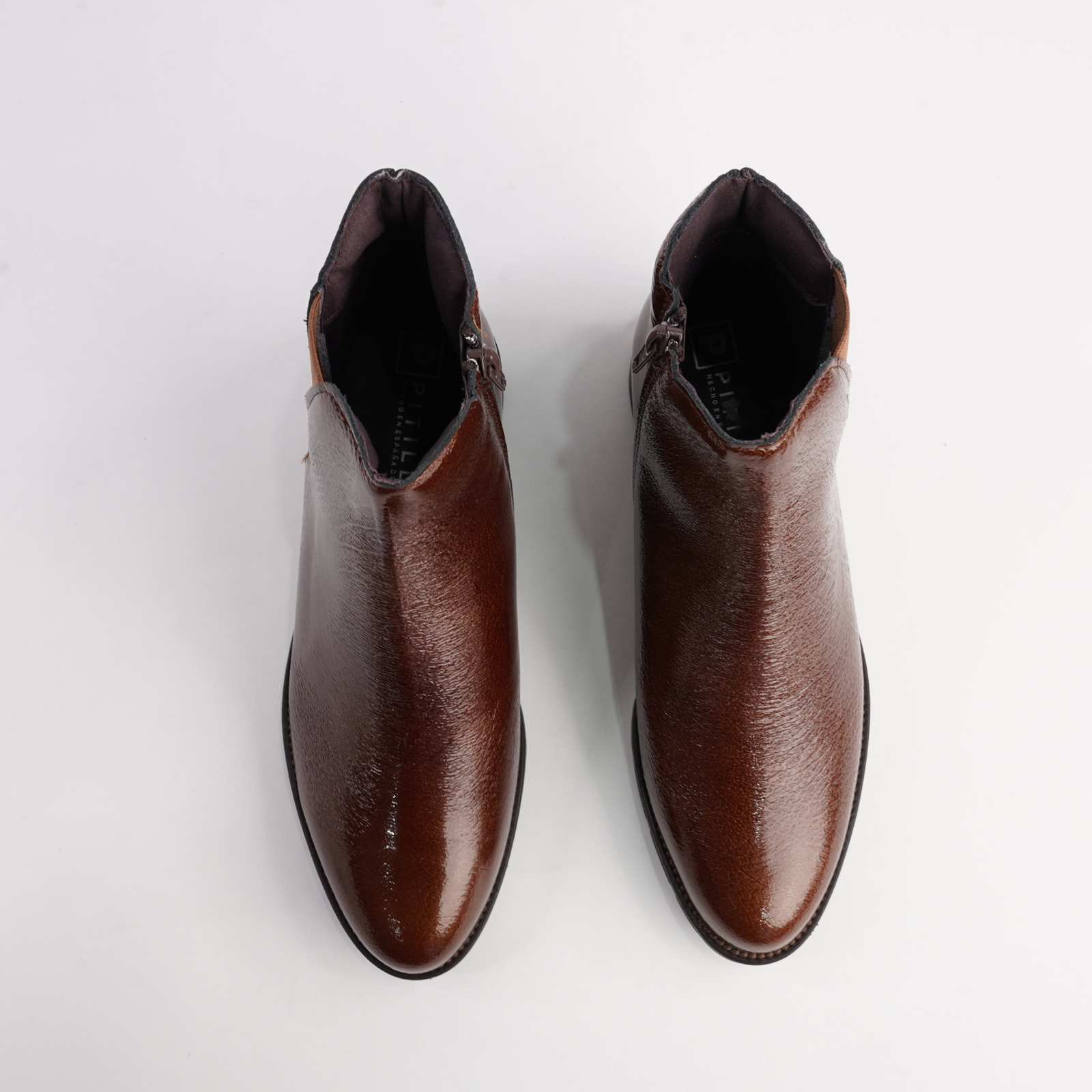 10182 Cuero Leather Ankle Boots