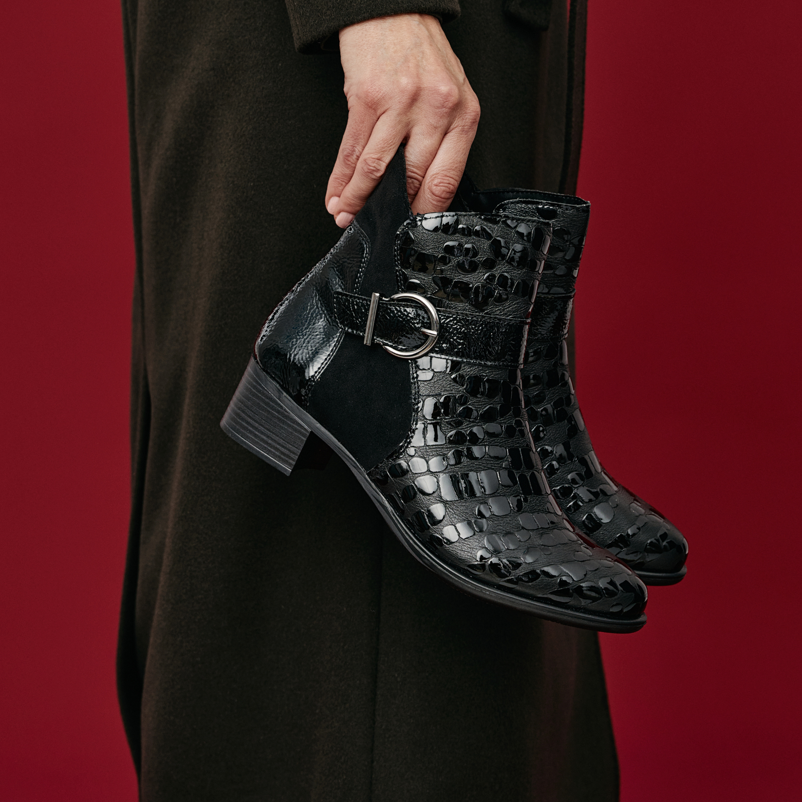 R5188 Schwarz Leather Ankle Boots