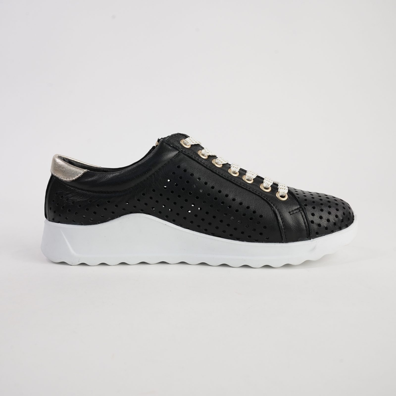 Eg256 Black Leather Sneakers
