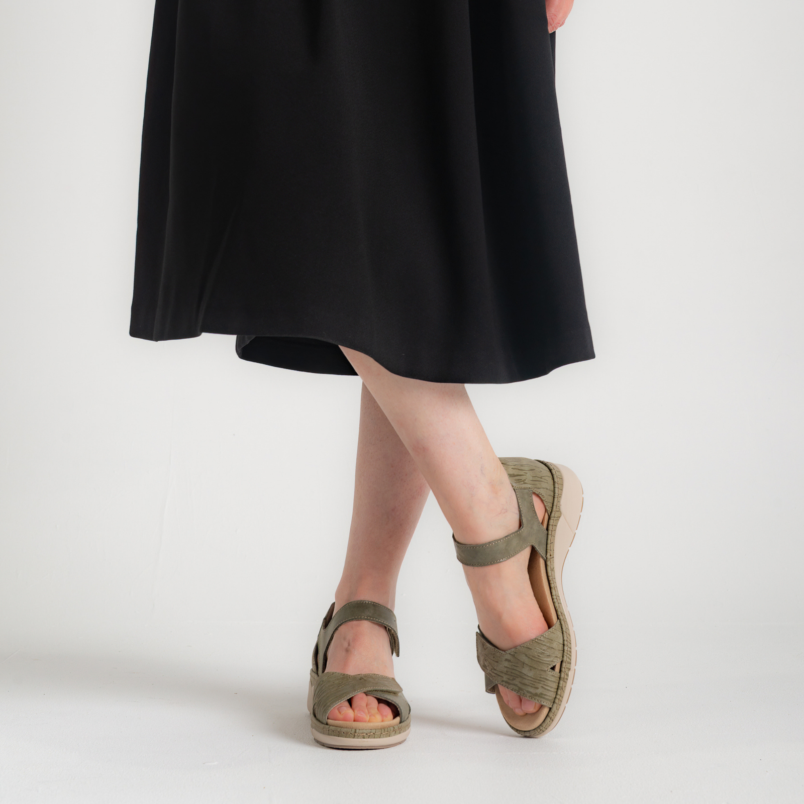 Dickens Hunter Leather Sandals