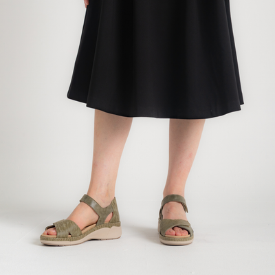 Dickens Hunter Leather Sandals