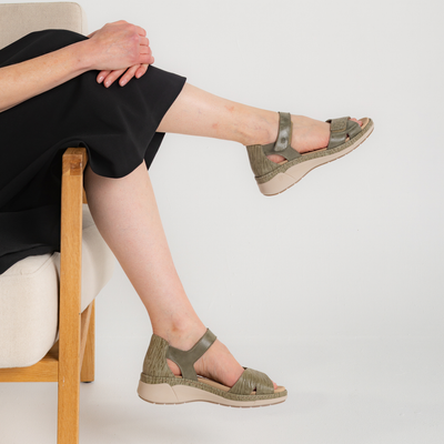 Dickens Hunter Leather Sandals