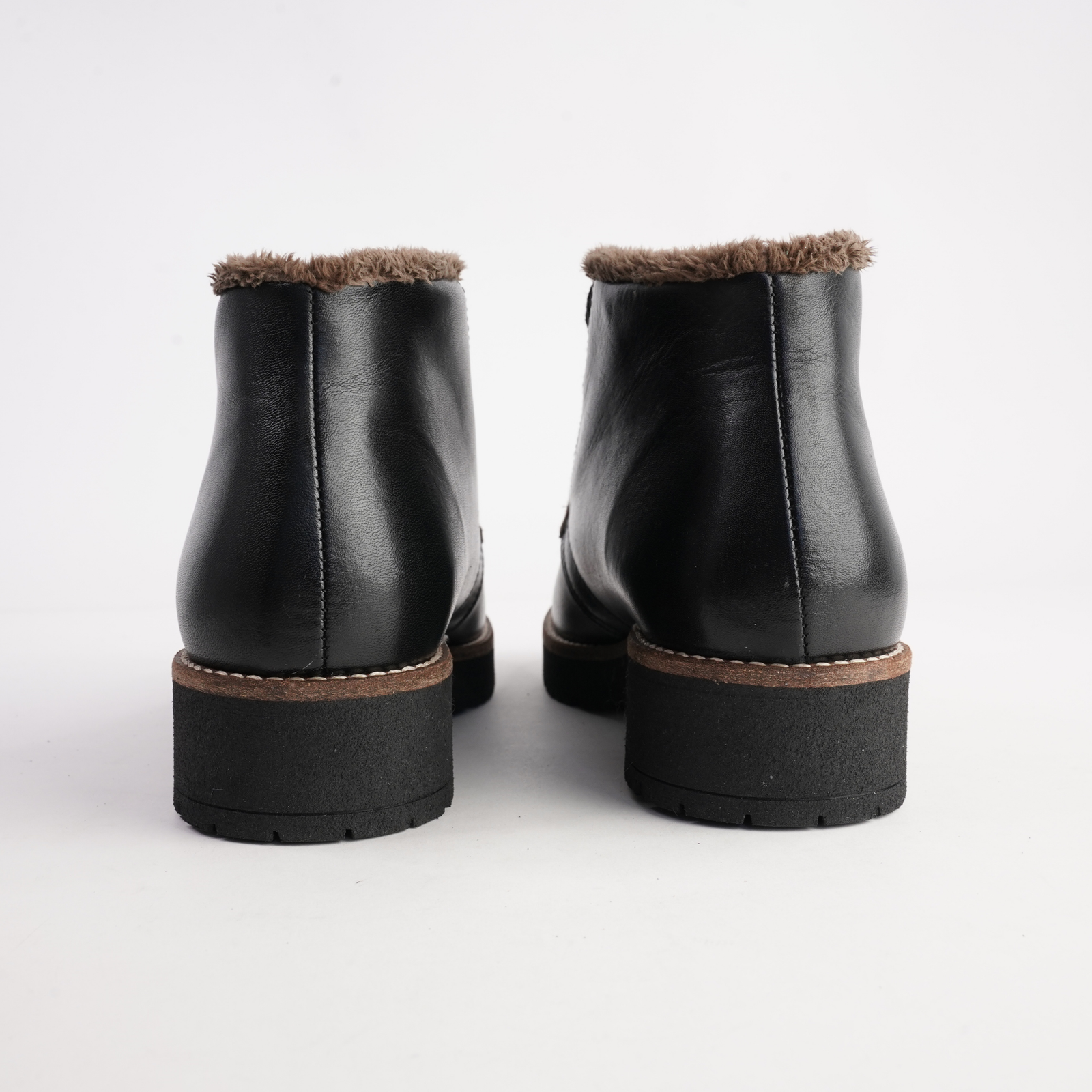 10777 Negro Leather Lace Up Boots